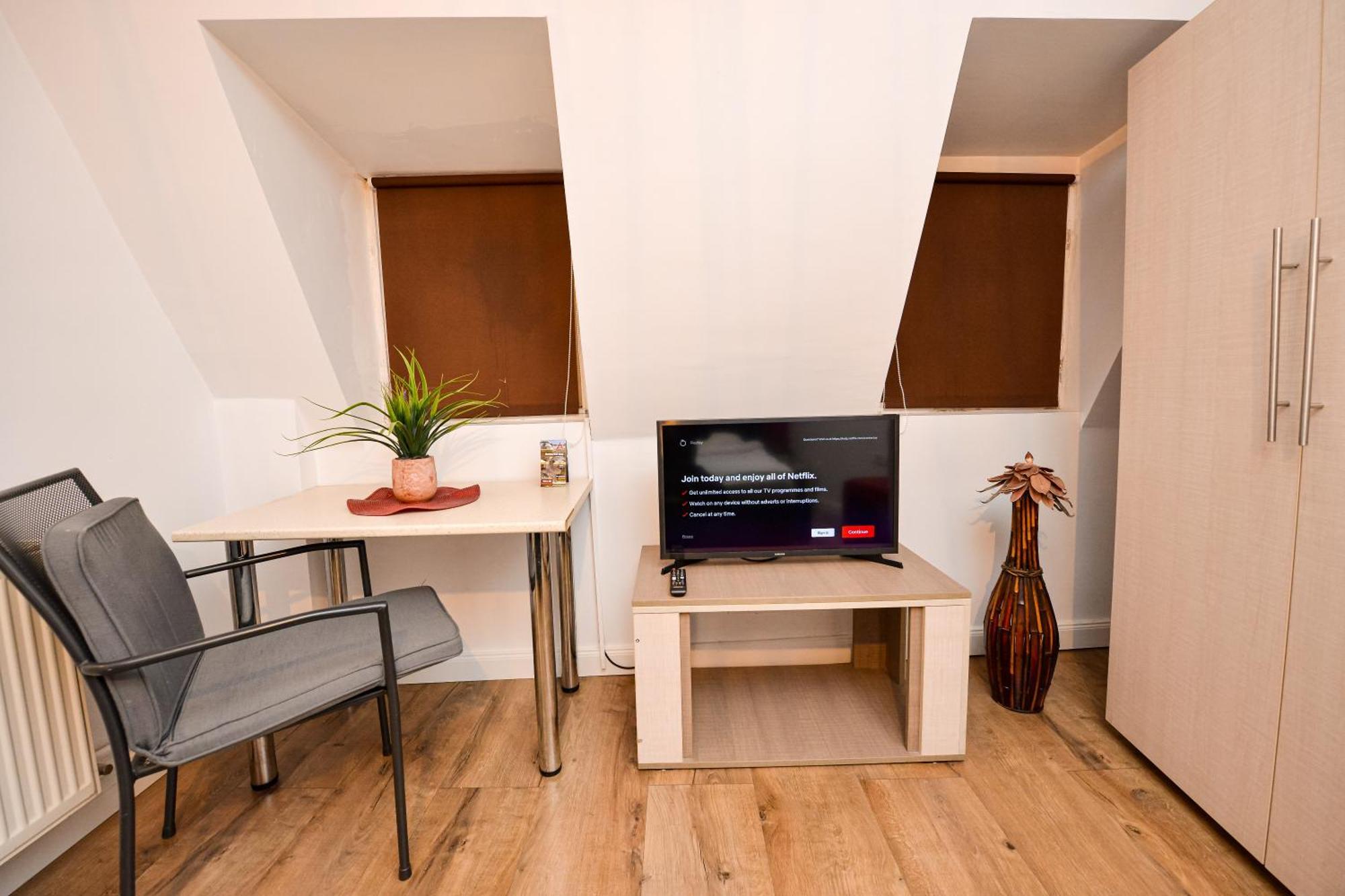 Ideal Old Centre Apartment